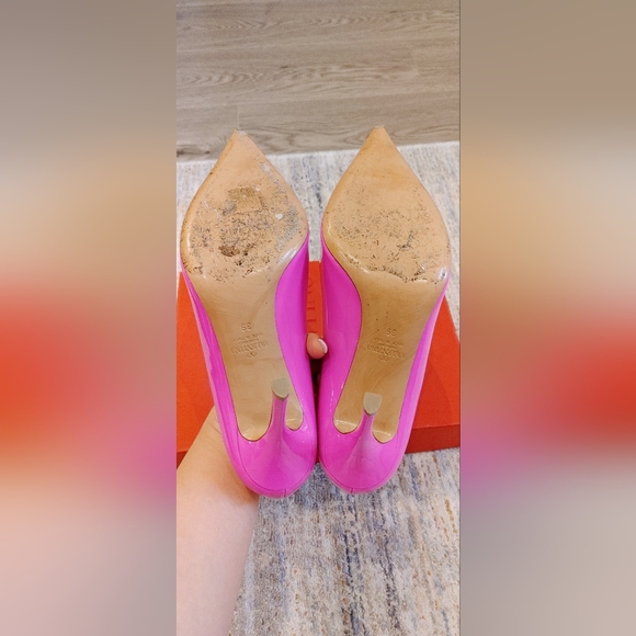 Valentino One Stud Pumps - Picture 10 of 11